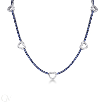 Collier tennis en or blanc 18k avec saphirs bleus et cœurs