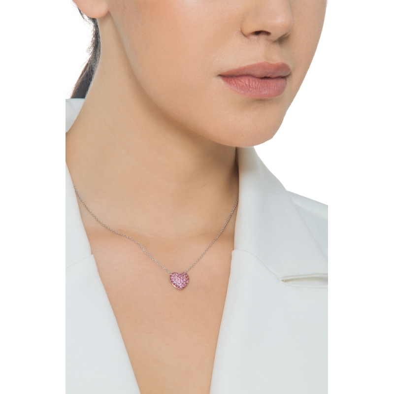 Collier en or blanc 18 carats avec cœur saphirs roses