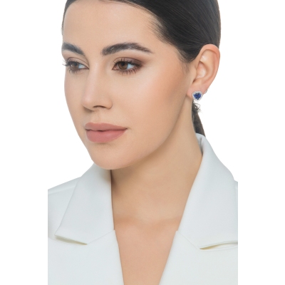 Boucles d’oreilles en or blanc 18k avec saphir bleu