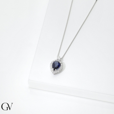 Collier en or blanc 18k goutte en saphir bleu et halo de diamants