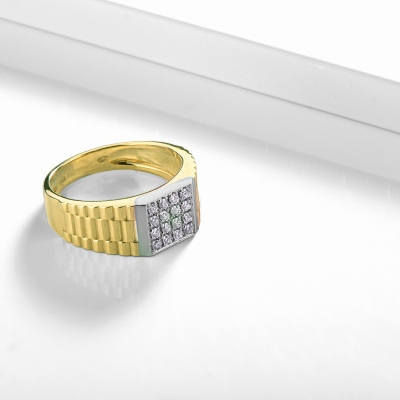 Bague en or jaune et blanc 18k avec pavé de diamants