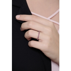 Bague d'éternité en or blanc 18k sertie de rubis 2