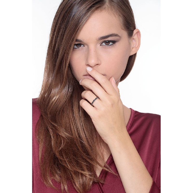 Bague Eternity en or blanc 18k avec diamants noirs 