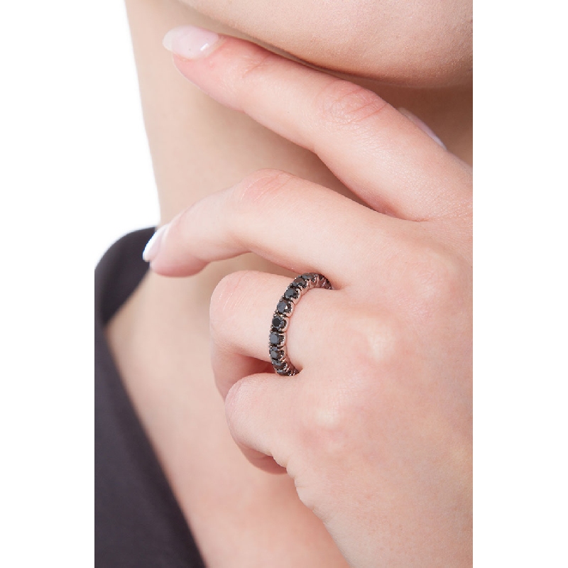 Bague Eternity en or blanc 18 carats sertie de diamants noirs 