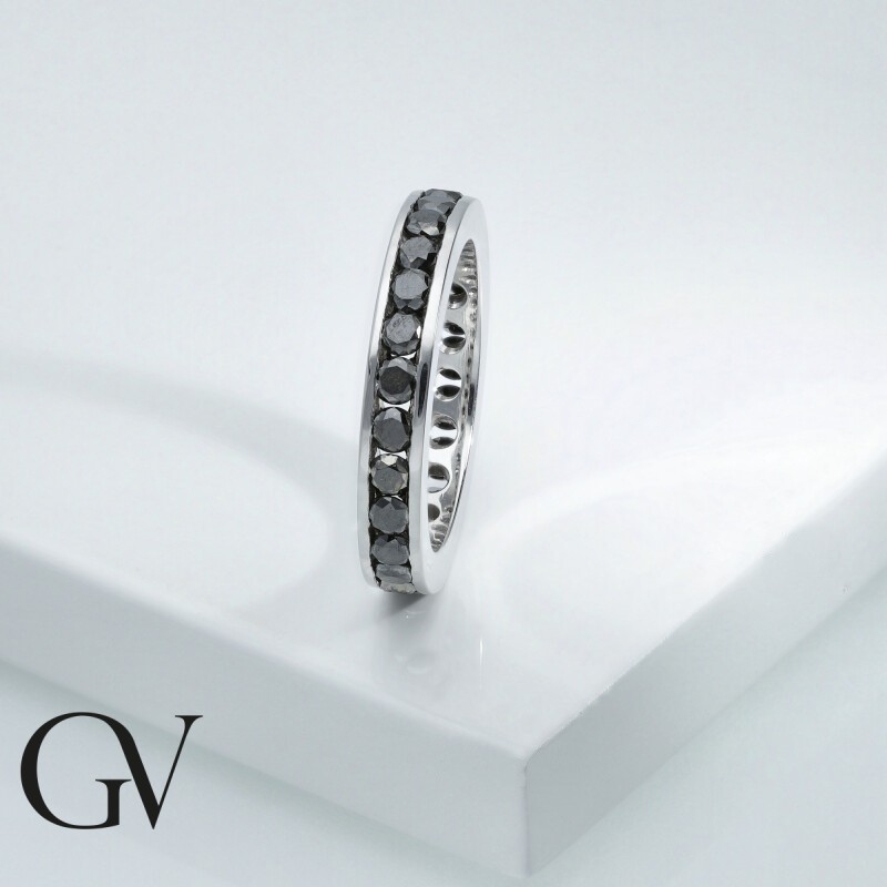 Bague Eternity rail en or blanc 18k avec diamants noirs