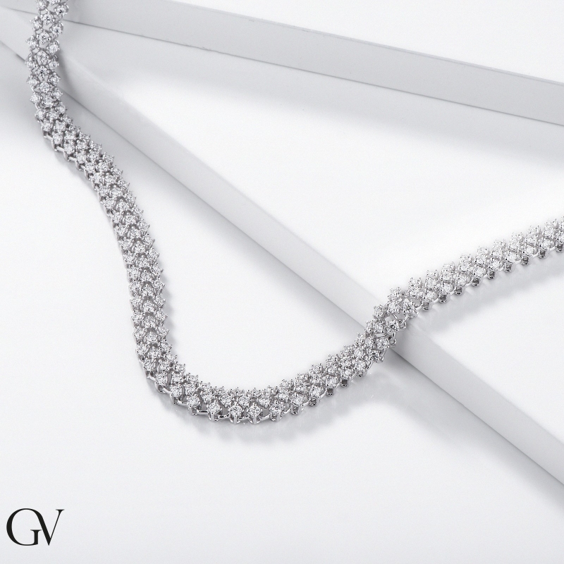 Collier design tissu avec diamants en or blanc 18k 