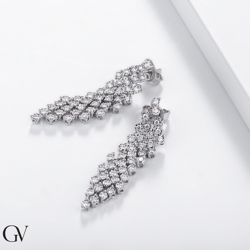 Boucles d'oreilles à maillons souples en or blanc 18k et diamants 