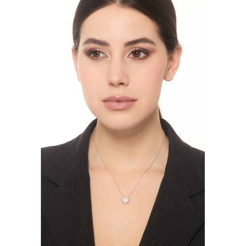 Collier en or blanc 18k avec pendentif cœur pavé en diamants 