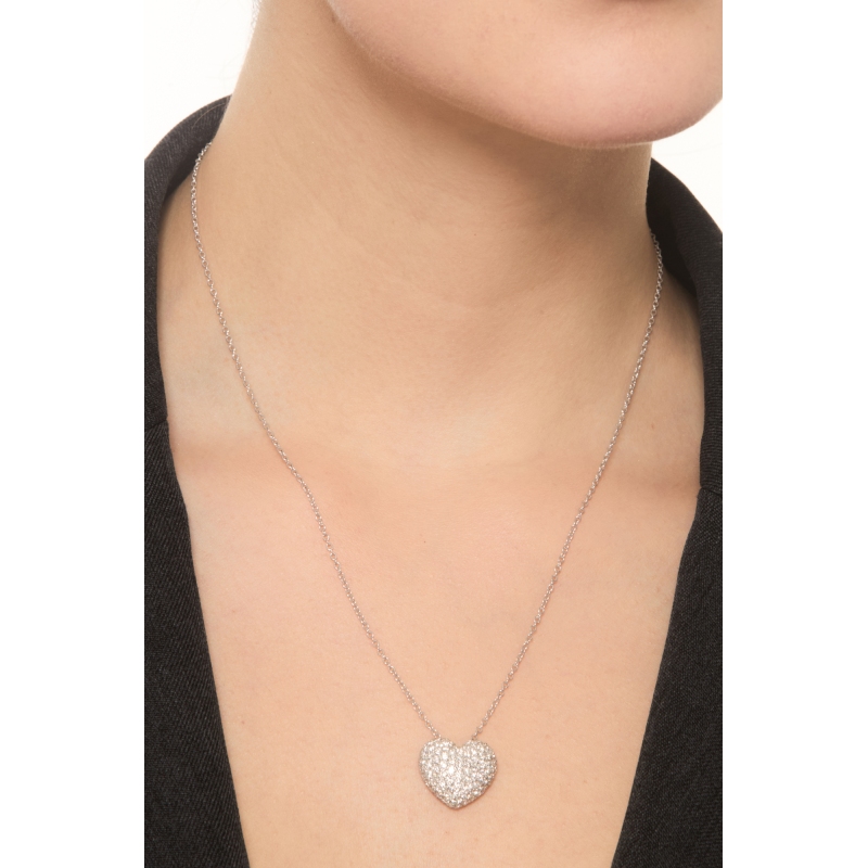 Collier en or blanc 18k avec cœur bombé en diamants 