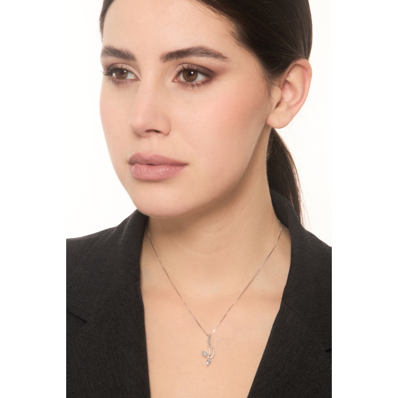 Collier en or18k avec pendentif fantaisie aquamarines et diamants 