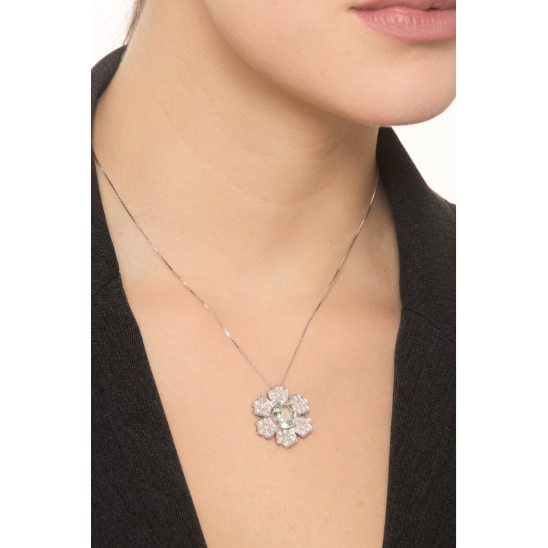 Collier en or blanc 18k avec pendentif en forme de fleur MM11X9