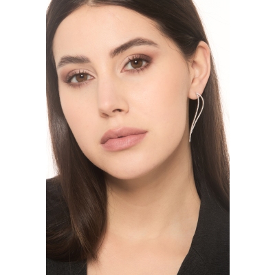 Boucles d’oreilles or blanc 18k design ondulé avec diamants