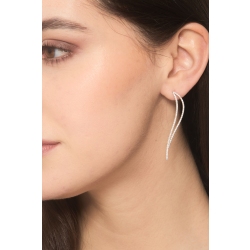 Boucles d’oreilles or blanc 18k design ondulé avec diamants 2