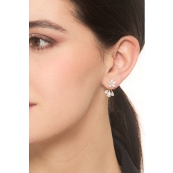 Boucles d'oreilles en or blanc 18 carats en forme de fleur 2