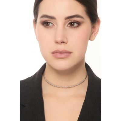 Choker design feuilles en or blanc 18 carats avec diamants 