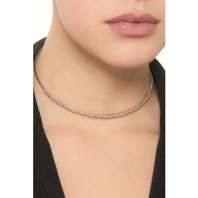 Choker design feuilles en or blanc 18 carats avec diamants 