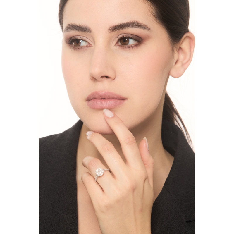 Anneau solitaire or 750 avec diamant émeraude certifié GIA CT.1,00