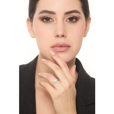 Bague solitaire en or blanc 18k diamant ovale certifié GIA ct 0.30