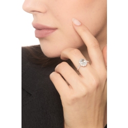 Bague en or blanc 18k avec une aquamarine ovale entourée de diamants  2