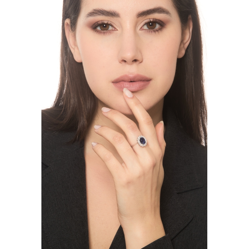 Bague en or blanc 18k avec un saphir bleu ovale  MM9X7