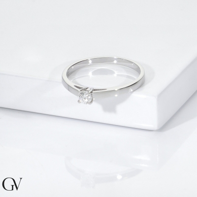  Bague solitaire en or blanc 18k avec diamant CT 0,15 