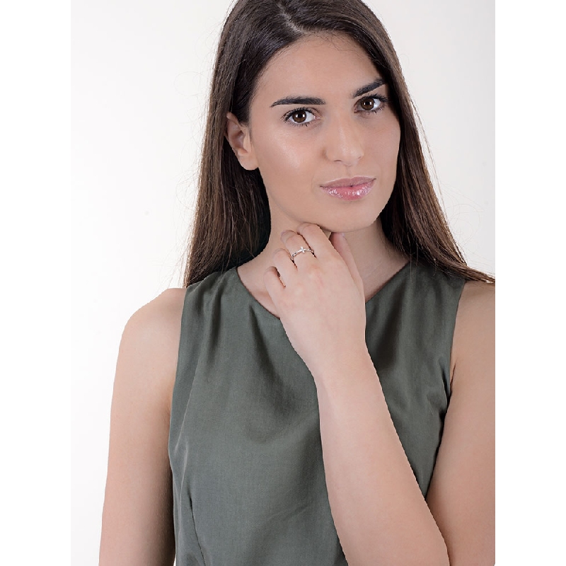 Bague en or blanc 18k croix blancs et noirs