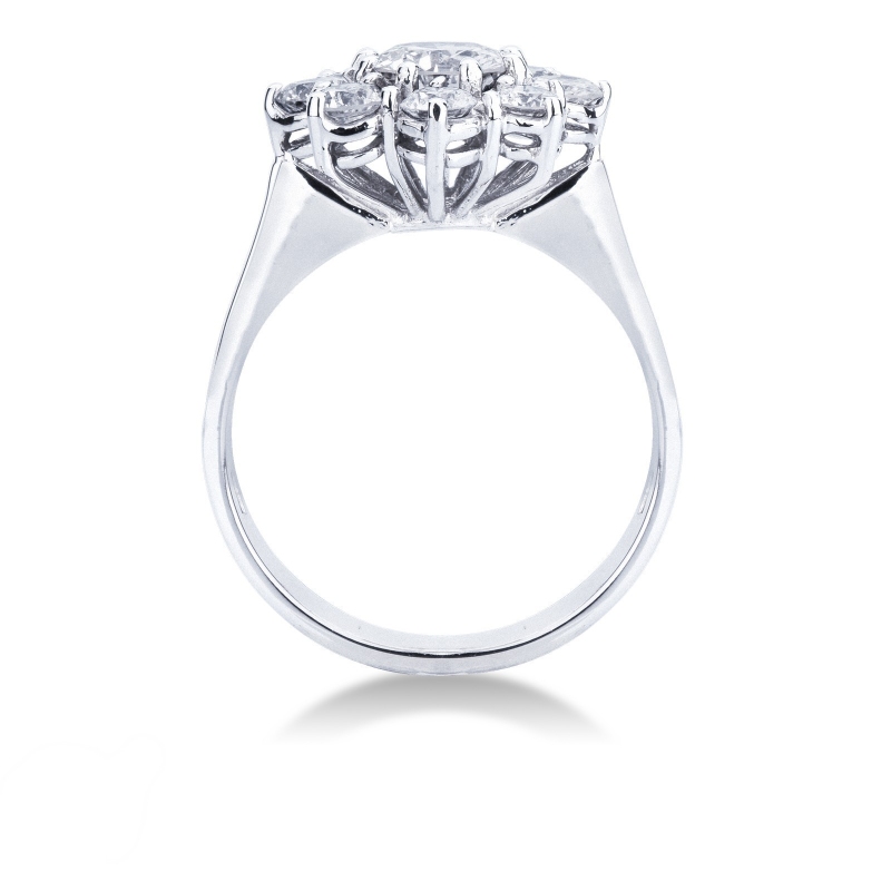 Bague halo classique en or blanc 18 carats et diamants