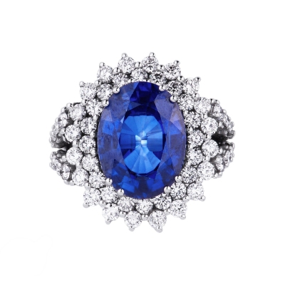 Bague entourage classique en or blanc 18k avec saphir bleu et diamants