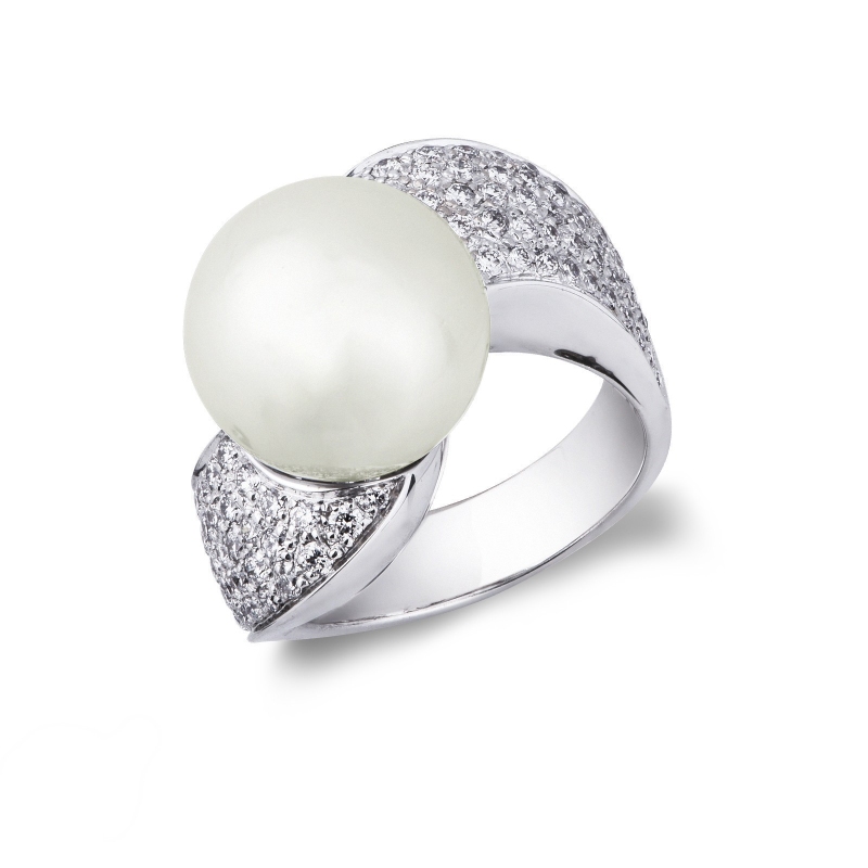 Bague en or blanc 18 ct avec perle et pavage de diamants