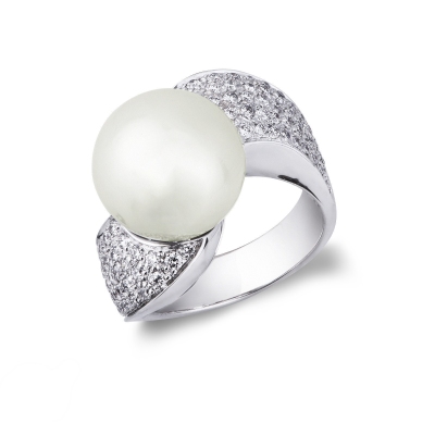 Bague en or blanc 18 ct avec perle et pavage de diamants