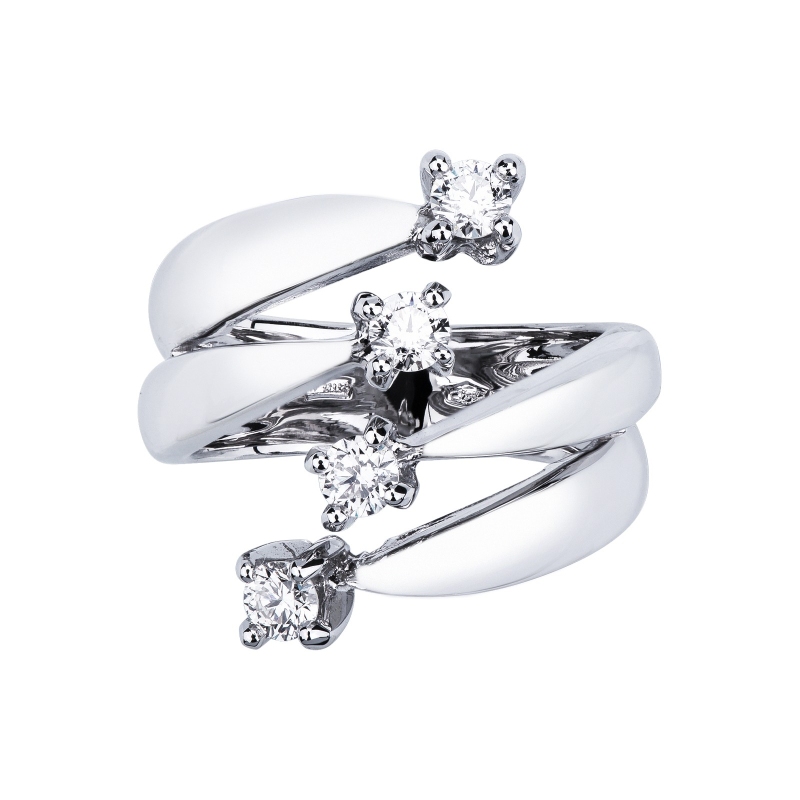 Anneau en or blanc 18k sublimé par quatre diamants