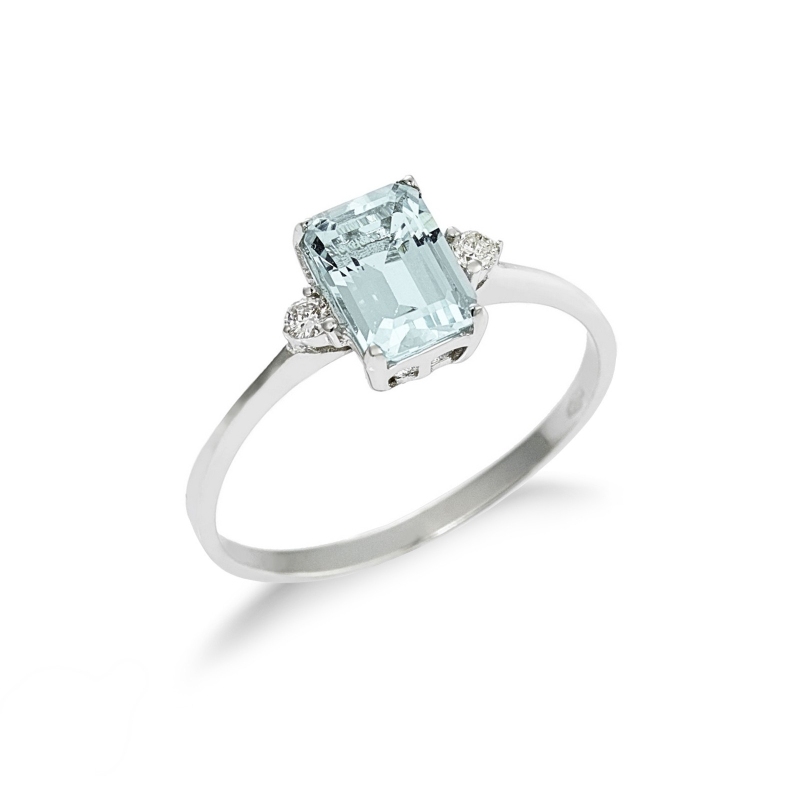 Bague femme en or blanc 18 carats avec une aquamarine 