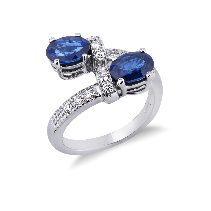 Bague Contrarié en Or Blanc 18k avec Saphirs Bleus et Diamants