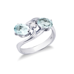 Bague en or blanc 18k aquamarine en taille poire et d'un diamant central