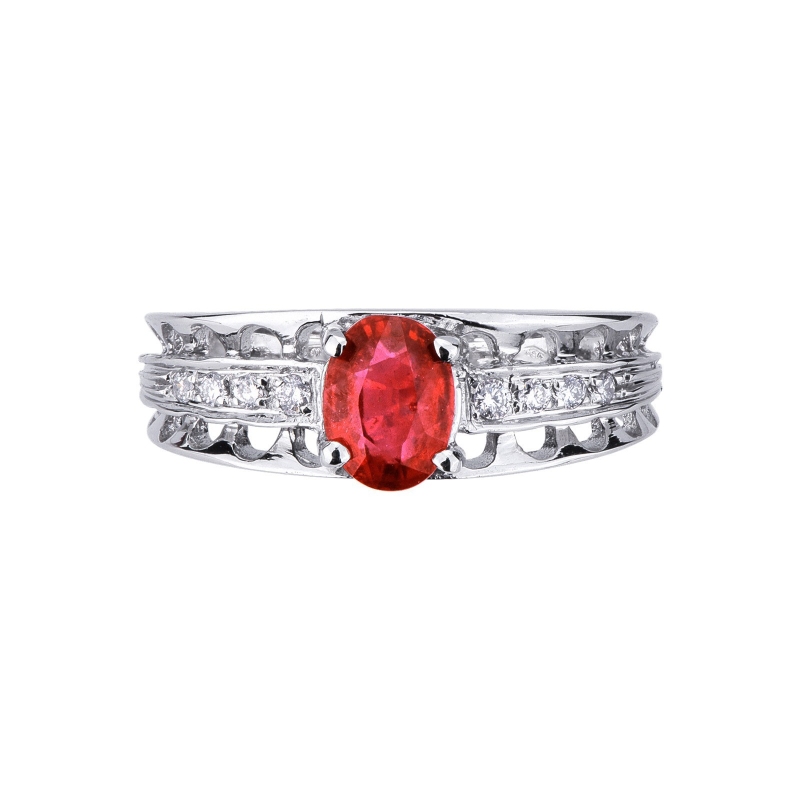 Bague en or blanc 18 carats avec un rubis et diamants