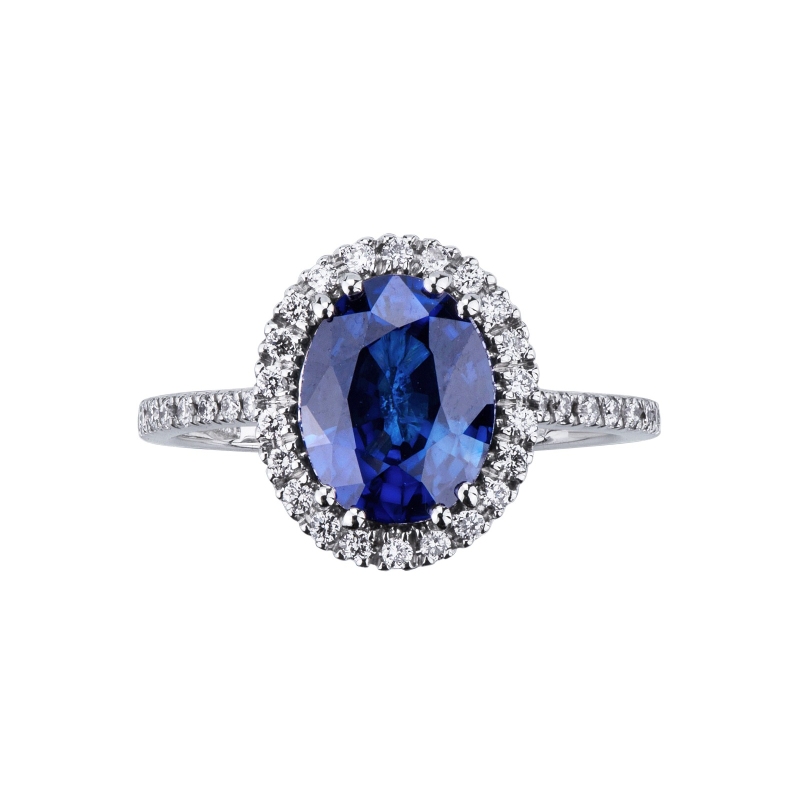 Bague en or blanc avec saphir bleu ovale et diamants