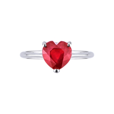 Bague romantique en or blanc 18k avec un rubis 