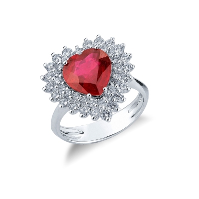 Bague avec rubis en forme de cœur à double rangée de diamants