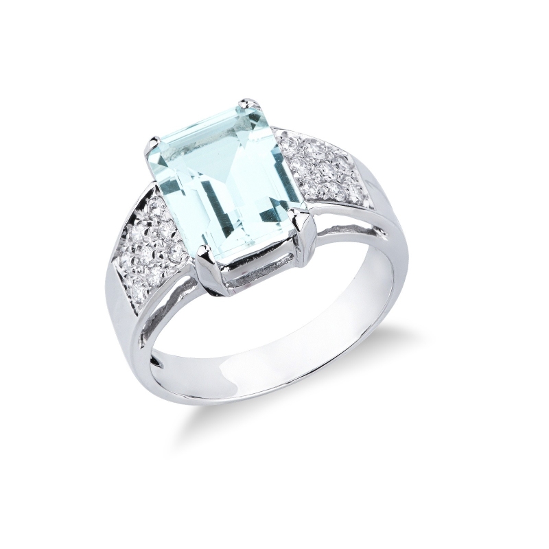 Bague sophistiquée en or blanc 18k avec une aquamarine centrale 