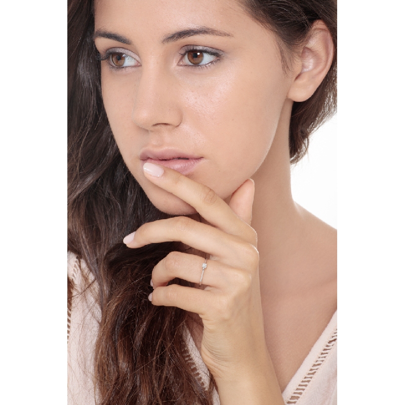 Bague de fiançailles or blanc 18k et diamant 0.10 ct