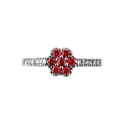 Bague en or blanc 18k avec diamants et rubis 