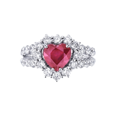  Bague halo en or blanc 18 carats avec un rubis