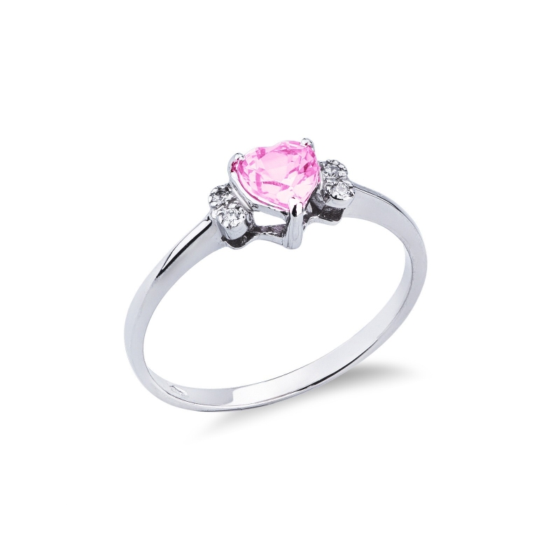 Bague en or blanc 18k avec saphir rose en forme de cœur et diamants.