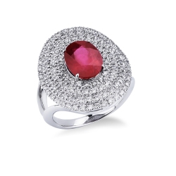 Bague halo en or blanc 18k avec rubis ovale et diamants