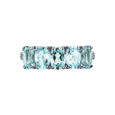 Bague en or blanc 18k avec diamants et aigue-marine centrale