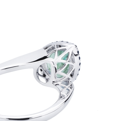 Bague halo en or blanc 18 carats aigue-marine et diamants