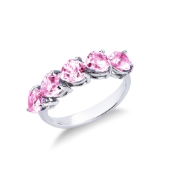 Bague en or blanc 18 carats avec des saphirs roses taillés en forme de cœur