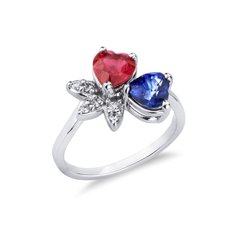 Bague en or blanc 18k avec rubis et saphir bleu cœur et diamants