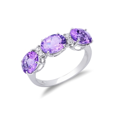 Bague en or blanc 18 carats avec des diamants et des améthystes