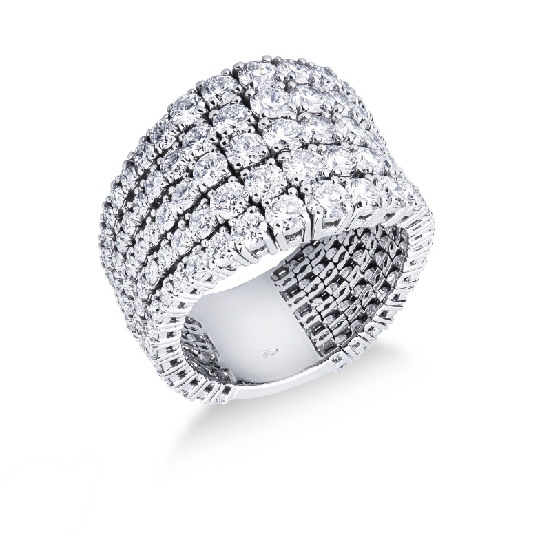 Bague style tennis en or blanc 18k à cinq rangées de diamants